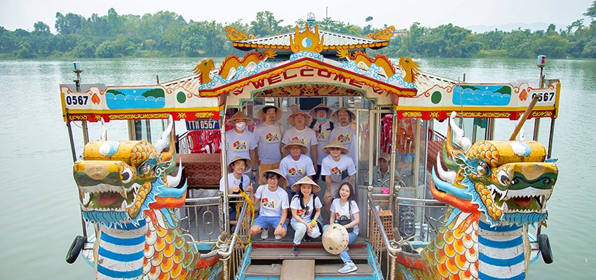 dragon boat tour